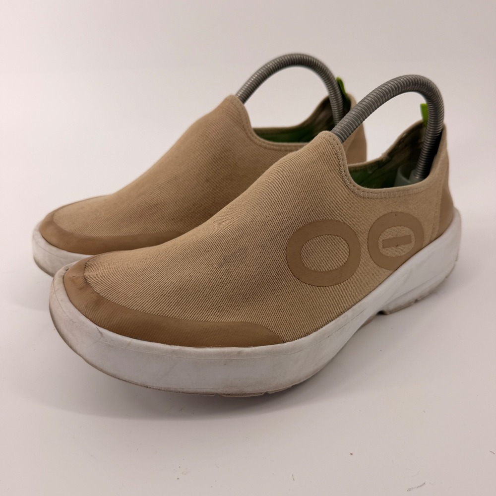 OOFOS OOmg Low Shoe Mens 9.5 Tan Khaki Recovery Slip On Sneakers 05012022-104
